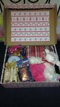 Paket für Weihnachten im Schukarton Paket für Weihnachten im Schukarton